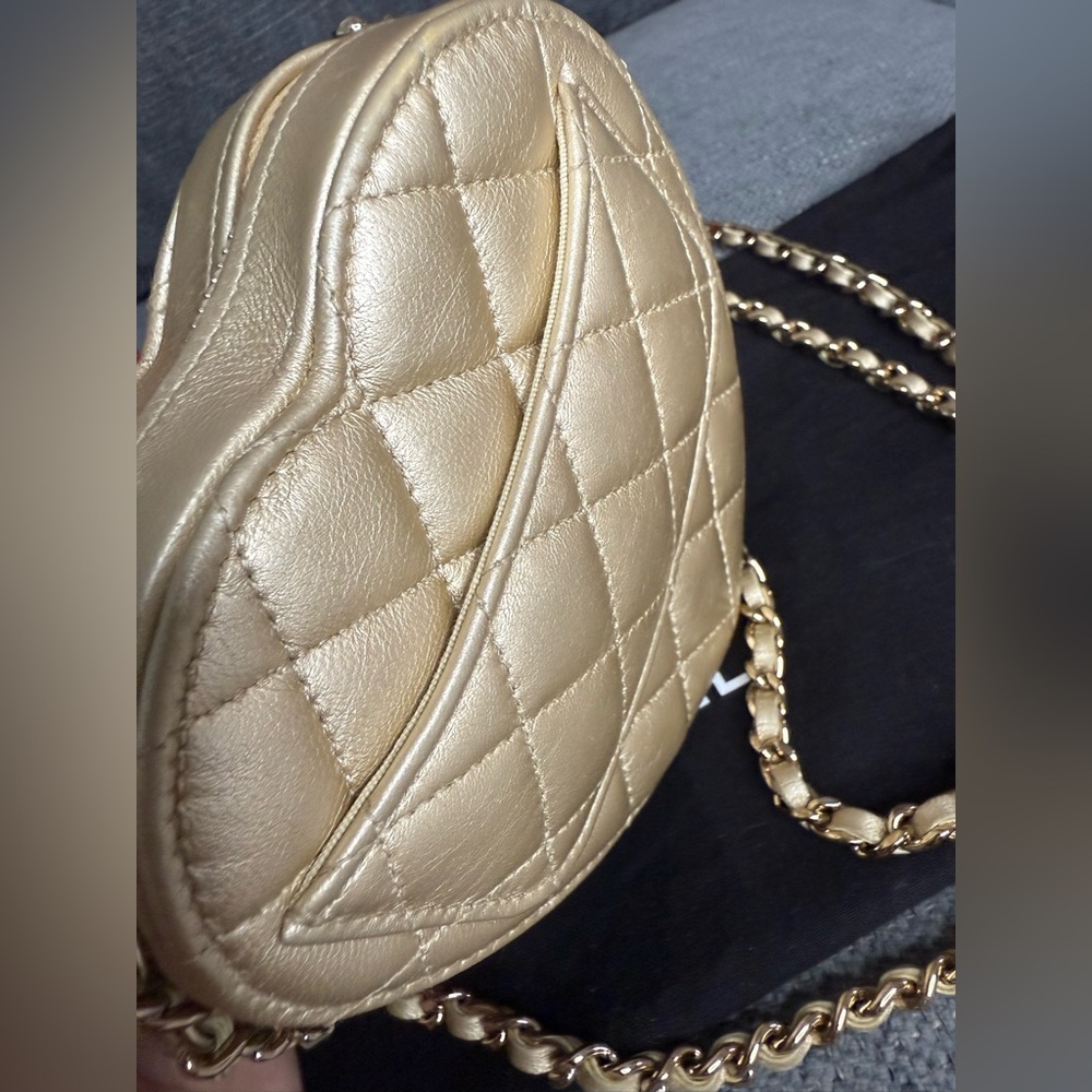 CHANEL mini heart flap bag lambskin crossbody - Picture 6 of 14